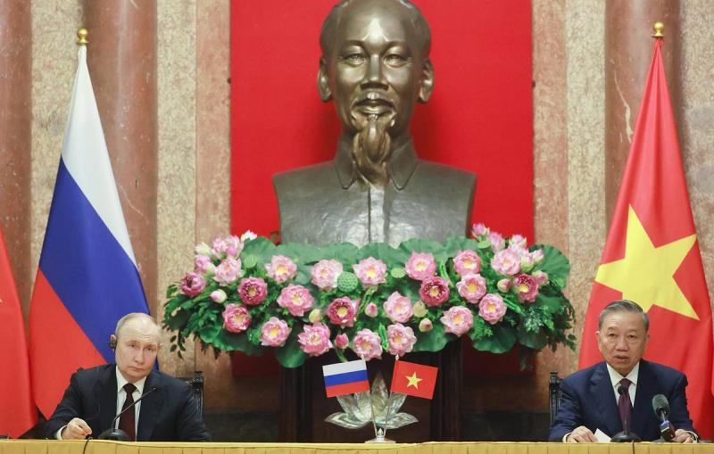Путин назвал результативными переговоры с руководством Вьетнама