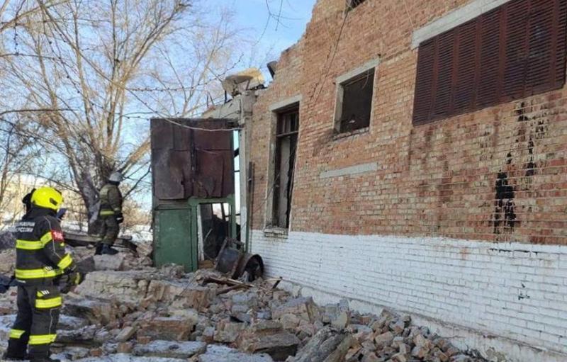 Из-под завалов насосной станции в Новотроицке Оренбургской области спасли шесть человек