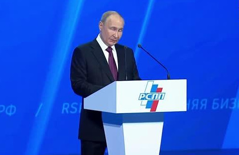Путин: имеющиеся сегодня угрозы в экономике России будут преодолены