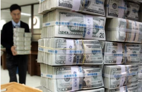 Bloomberg: конфискация активов России может повлечь за собой массовую дедолларизацию