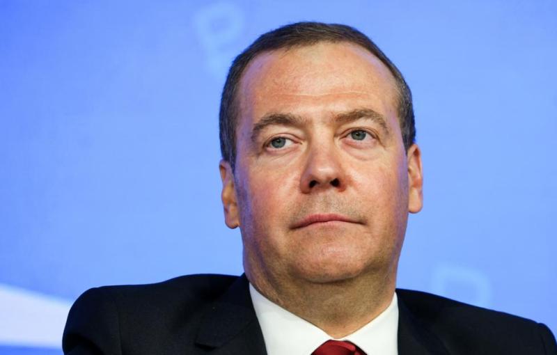Медведев уверен, что Россия справится с новыми санкциями