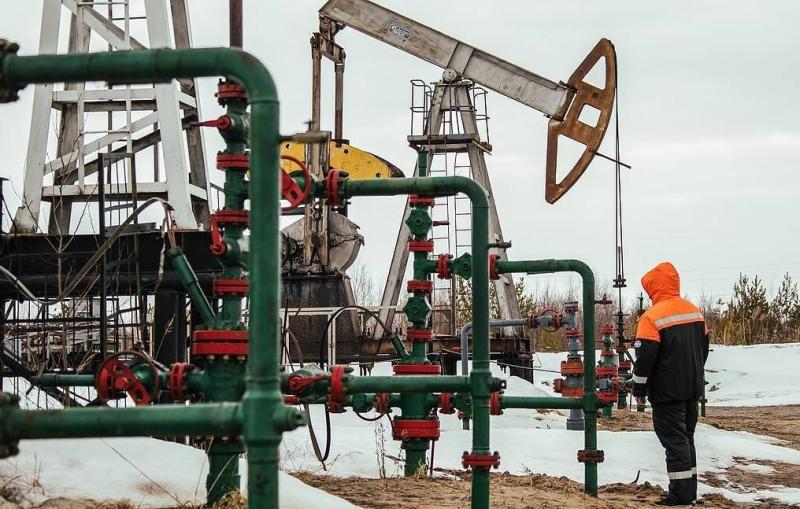 Цена нефти Brent на ICE впервые с 30 ноября превысила $83 за баррель