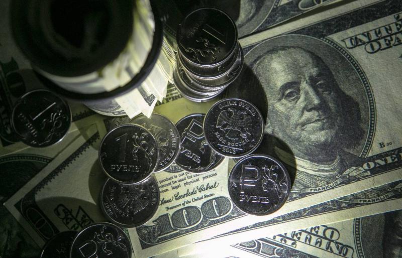 Курс доллара на открытии Московской биржи снизился до 88,89 рубля