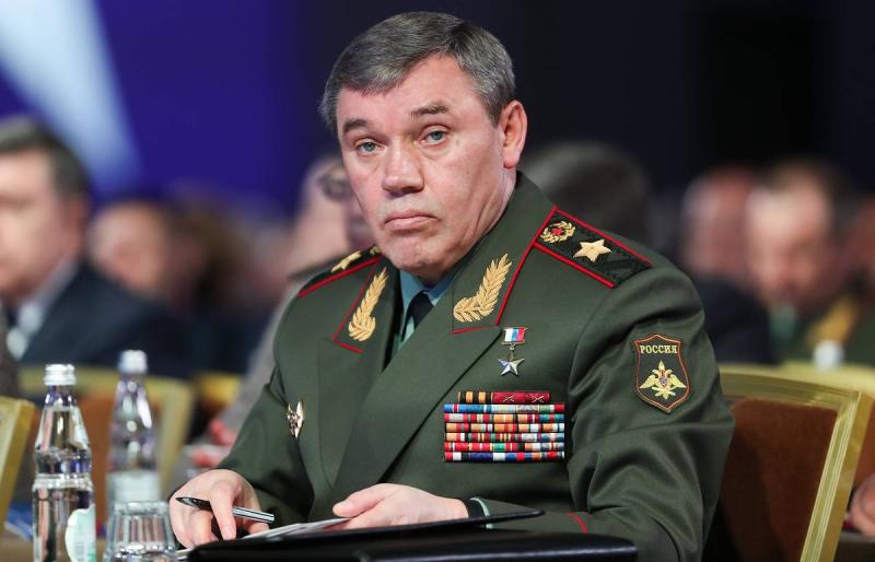 Герасимов посетил командный пункт 58-й общевойсковой армии ЮВО в зоне СВО