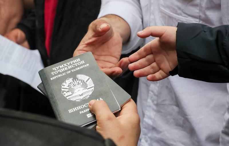 В Таджикистане обеспокоены случаями отказа гражданам во въезде в Россию