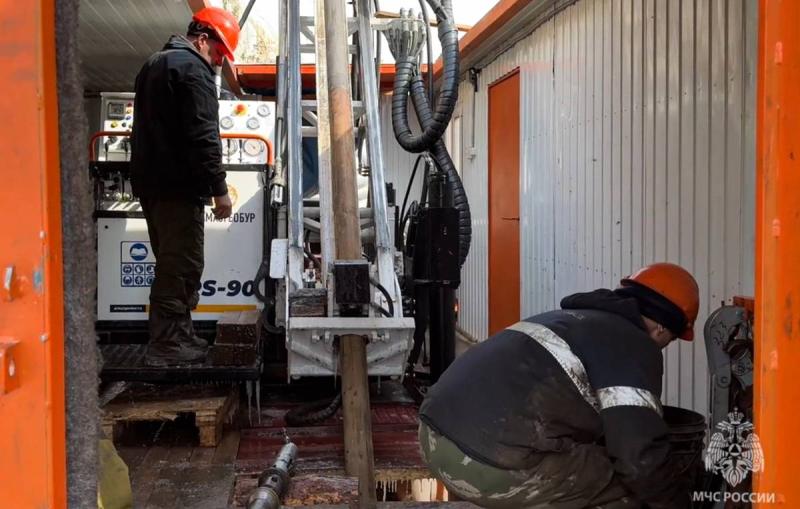 Третья скважина на руднике "Пионер" выявила наличие воды в выработках
