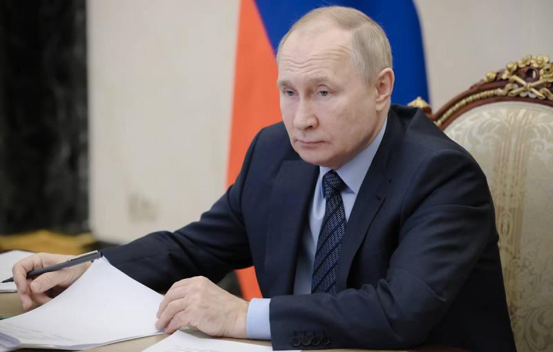 Путин поручил наладить производство игровых приставок и консолей в России