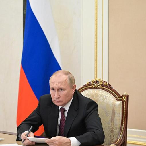 Путин: России нужно начать производить и, возможно, размещать РСМД