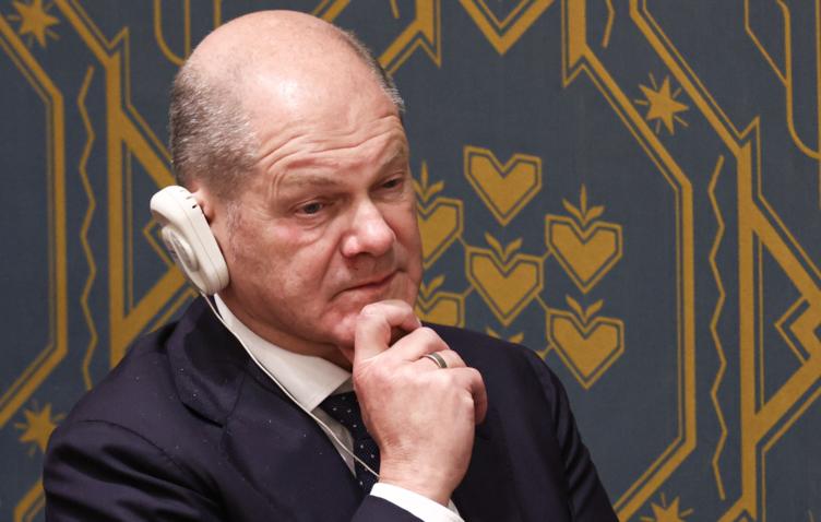 Шольц: Берлин не принимал дополнительных решений по применению ВСУ германского оружия