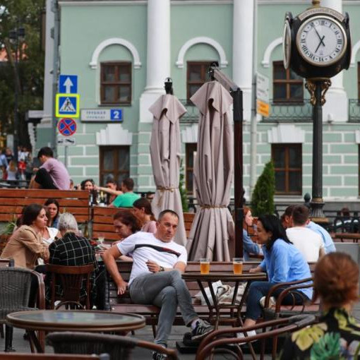 В России на летних верандах с 1 июня разрешат продавать алкоголь