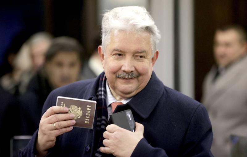 Бабурин снял свою кандидатуру с выборов президента России