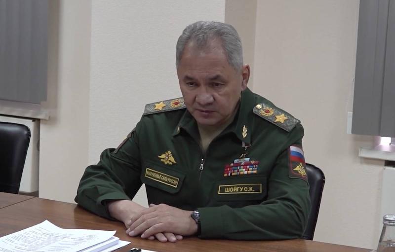 Шойгу подверг критике главного конструктора "Уралтрансмаша" за задержку выпуска артиллерии