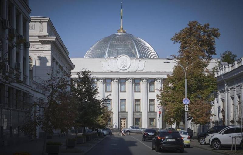 В Раде сообщили, что первая группа французских инструкторов уже отправилась на Украину
