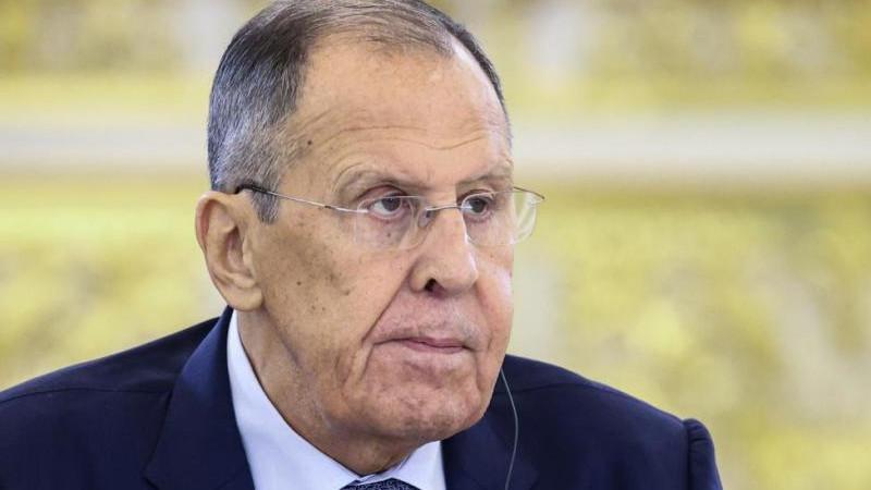 Лавров отметил, что Запад злоупотребляет ролью доллара для подавления конкурентов