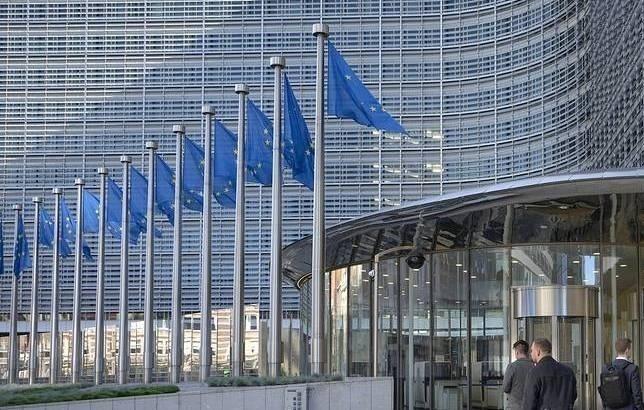 В ЕК не ответили, может ли ЕС получить роль посредника на переговорах с РФ вместо США