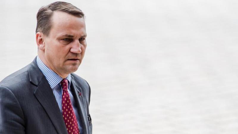 Сикорский: Польша не планирует разрывать дипотношения с РФ