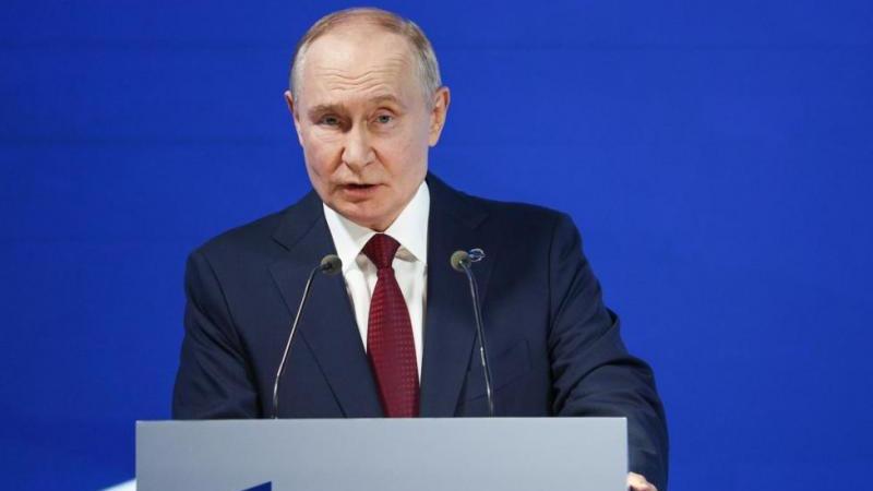 Путин назвал простофилями тех, кто рассчитывал на хорошие отношения с Западом после распада СССР