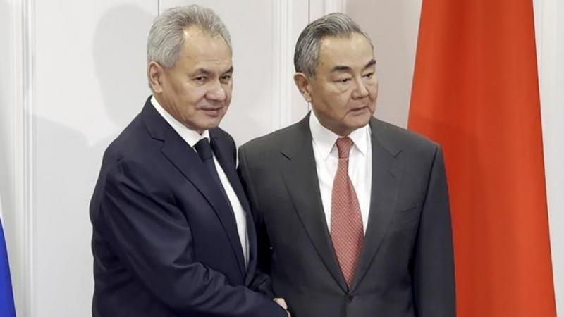 Ван И: Москва и Пекин работают над реализацией договоренностей по безопасности