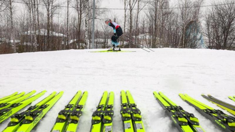 Российские паралимпийцы смогут выступать под флагом на турнирах FIS
