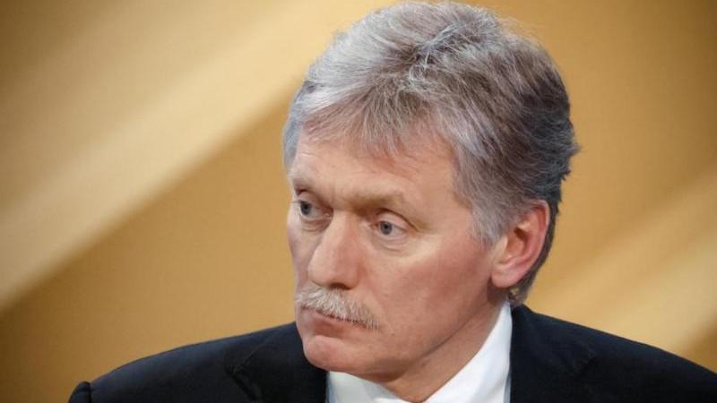 Песков отметил, что Россия стремится к миру