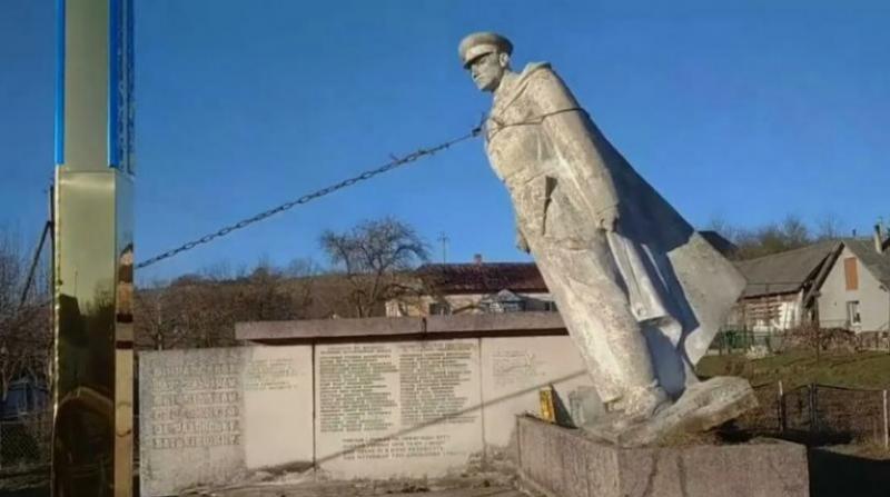 Киев глумится над памятью советских солдат-освободителей