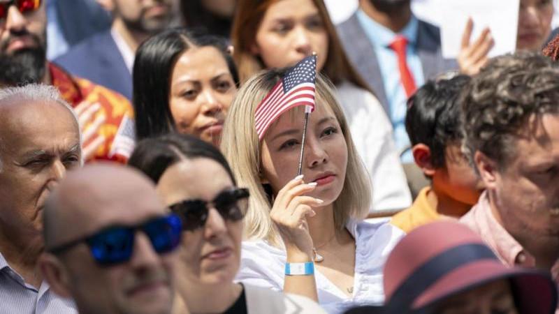 АВС: США отменили церемонию натурализации в отношении граждан 19 стран