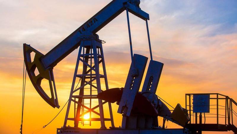 Стоимость нефти Brent впервые с 28 июля опустилась ниже $69 за баррель