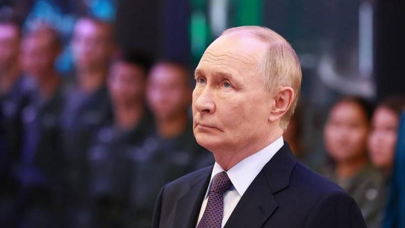 Путин убежден, что нельзя откладывать обновление электросетей
