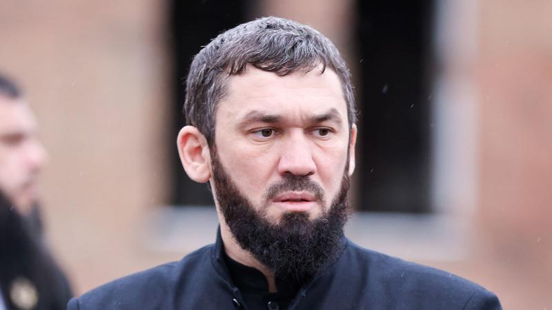 Президент присвоил звание генерал-лейтенанта премьеру Чечни Даудову