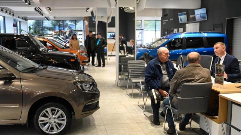 "Автоваз" добавил ярко-синий цвет для внедорожника Lada Niva Travel