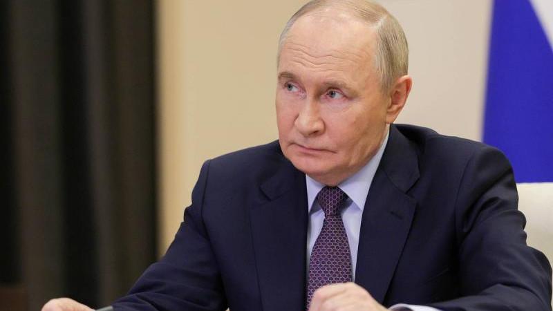 Путин поддержал инициативу о создании центра по продвижению русского языка за рубежом
