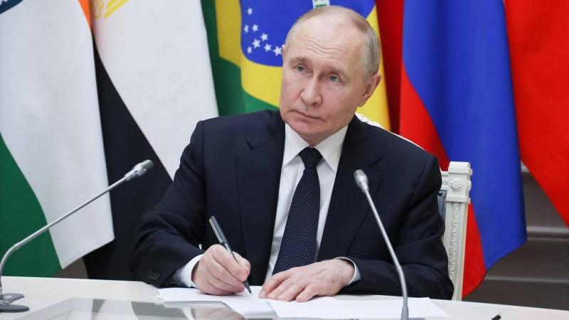 Президент РФ примет участие в онлайн-саммите БРИКС