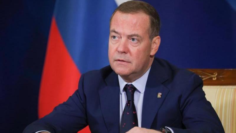 Медведев объяснил "фантомными болями" попытки Стубба влезть в украинский вопрос