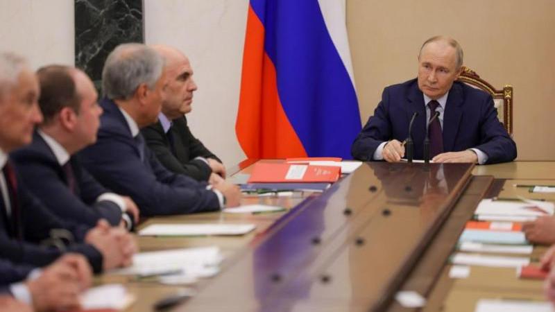 Президент РФ поручил проработать подготовку ядерных испытаний