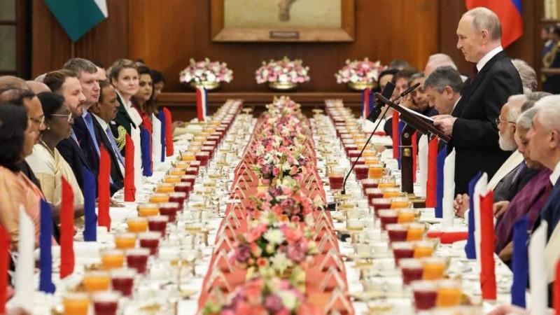 Президент Индии угостила Путина вегетарианскими блюдами