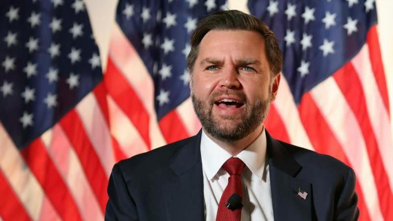 Вэнс надеется на "хорошие новости" по урегулированию на Украине в ближайшие недели