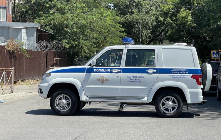 Семьям погибших при нападении в Махачкале полицейских выплатят по 1 млн рублей