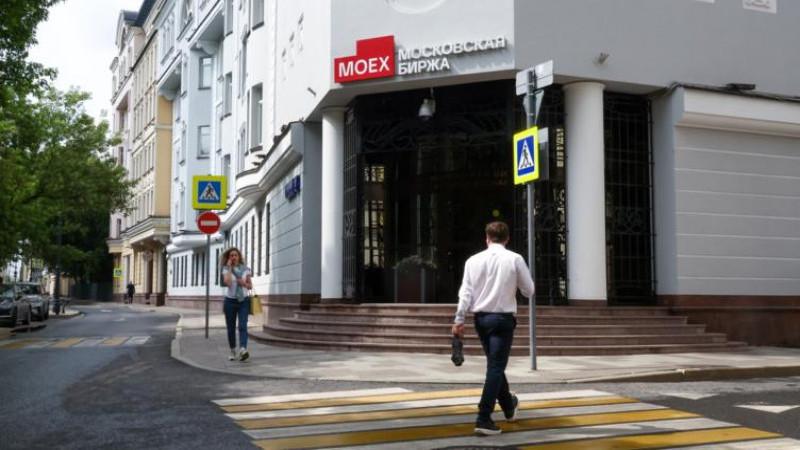 Российский рынок акций в начале основной торговой сессии растет