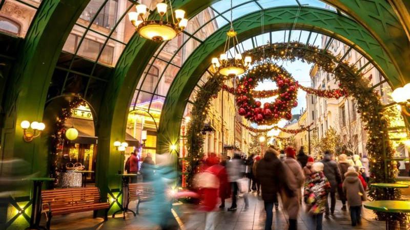 ВЦИОМ: более 70% жителей Москвы положительно оценили новогоднее оформление столицы