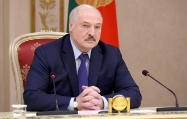БелТА: Лукашенко по случаю Дня Победы помиловал 42 осужденных за экстремизм