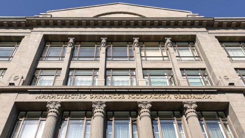 Дефицит бюджета России с начала года составил порядка 4,88 трлн рублей