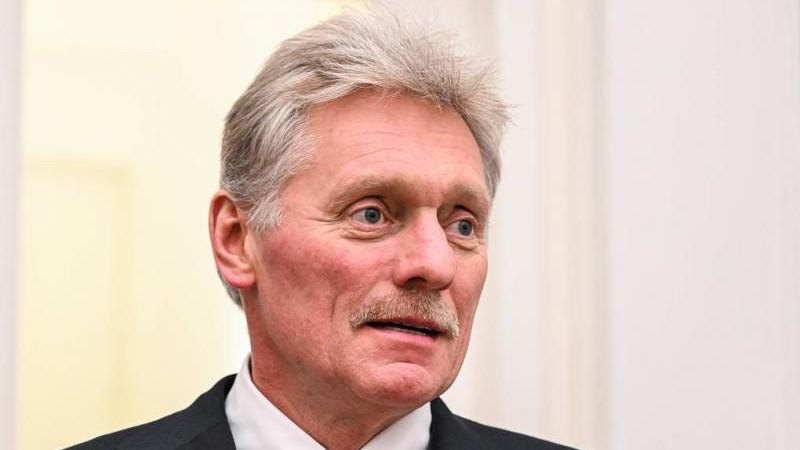 Песков отметил, что Киев тормозит урегулирование украинского конфликта