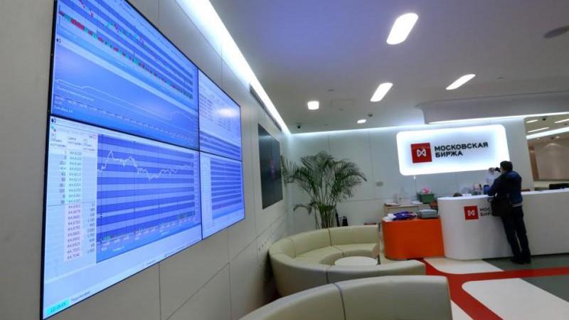 Российский рынок акций на открытии основной торговой сессии растет