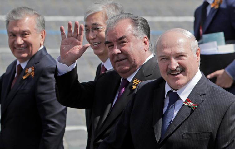 Лукашенко и Токаев прибыли в Москву