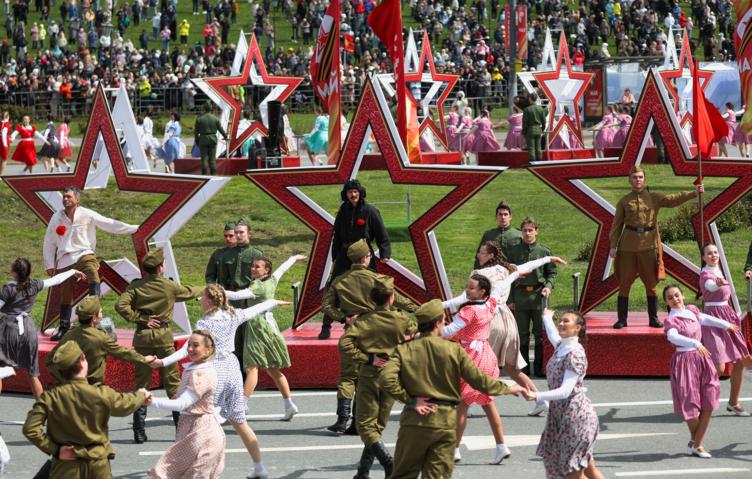 Мирзиёев, Рахмон и Пашинян прибыли в Москву на День Победы