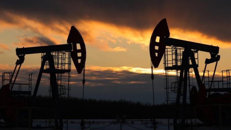 Стоимость нефти Brent впервые с 30 июня опустилась ниже $66 за баррель