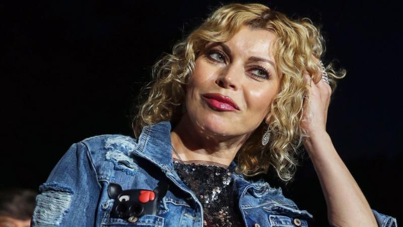 Певица Лада Дэнс имеет задолженность на сумму 114 тыс. рублей