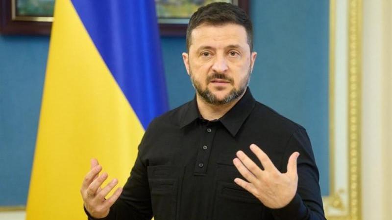 Зеленский после встречи с депутатами своей фракции назвал их "деструктивными дебилами"