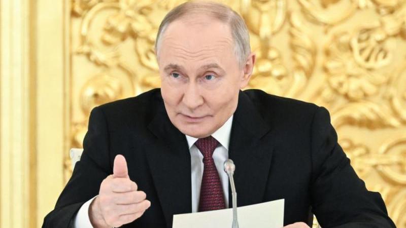 Путин: только консолидировав усилия, можно определить будущее РФ