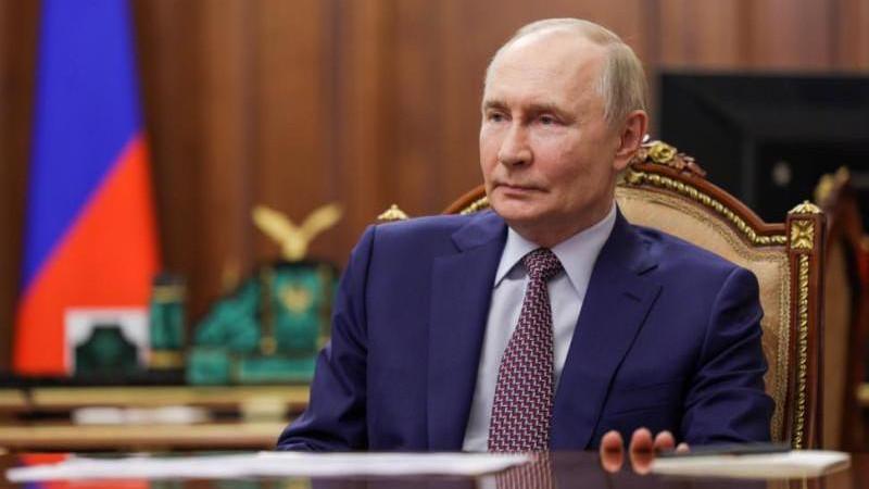 Президент РФ призвал усиливать контроль за оборотом наличных